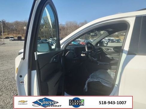 Used 2024 Chevrolet Traverse LT w/ LPO, Floor Liner Package image 9