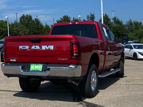 Used 2026 RAM 2500 Big Horn AWD/4WD image 3