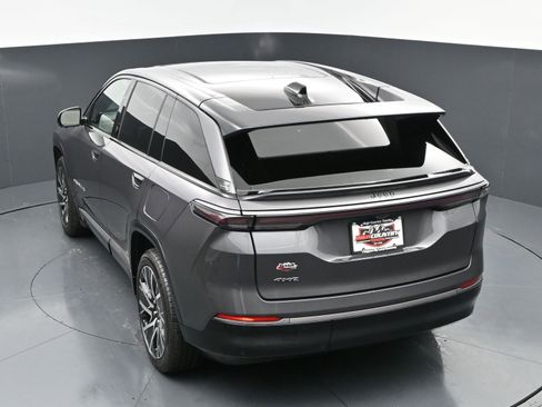 Used 2025 Jeep Wagoneer S Limited image 31