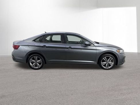 Used 2023 Volkswagen Jetta SE FWD image 36