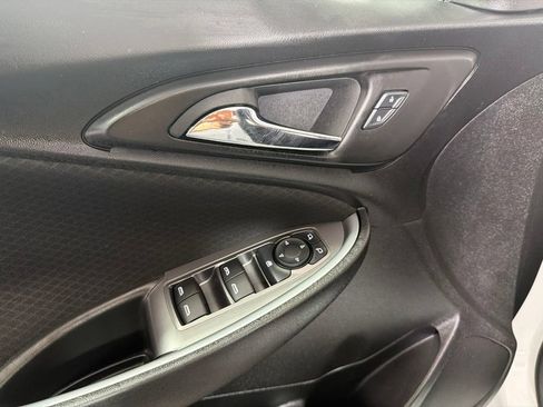 Used 2024 Chevrolet Malibu LT FWD image 9