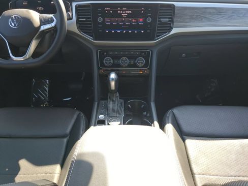Certified 2022 Volkswagen Atlas Cross Sport SE AWD/4WD image 15