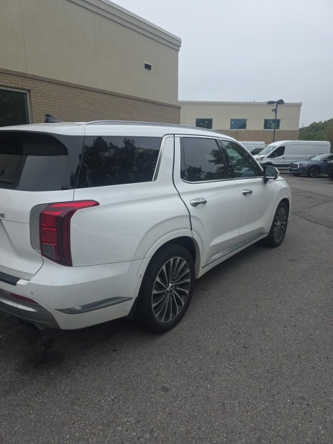 Used 2023 Hyundai Palisade Calligraphy FWD image 5