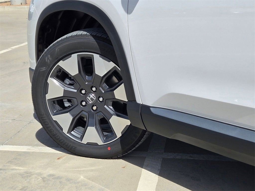 New 2026 Honda Pilot Touring image 9