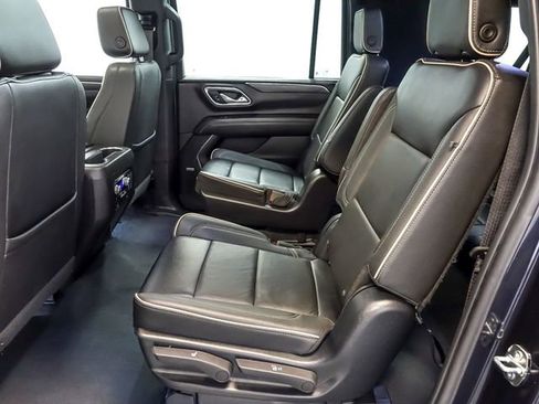 Certified 2023 GMC Yukon XL SLT w/ SLT Luxury Package image 15