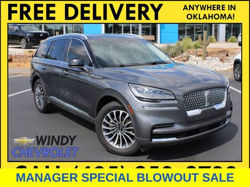 Used 2022 Lincoln Aviator AWD w/ Premium Package image 2