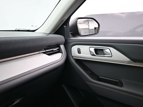 New 2026 Ford Explorer Active w/ Active Comfort Package image 21