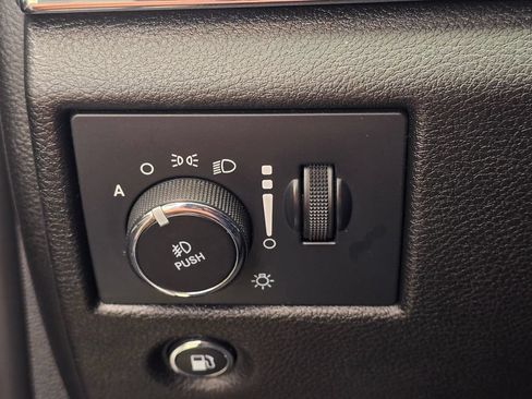 Used 2018 Jeep Grand Cherokee Trailhawk AWD/4WD image 25