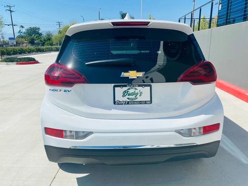 Used 2020 Chevrolet Bolt LT w/ Driver Confidence II Package FWD image 5