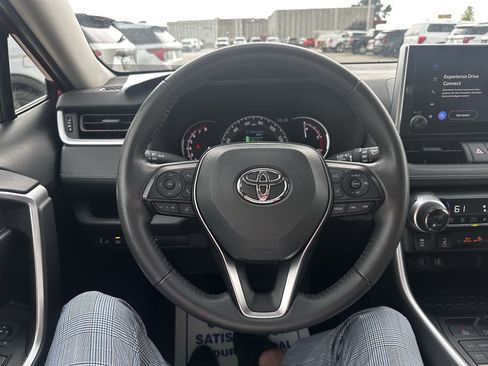 Used 2025 Toyota RAV4 XLE w/ Weather Package AWD/4WD image 9
