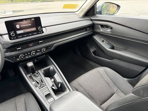 Used 2023 Honda Accord EX image 26