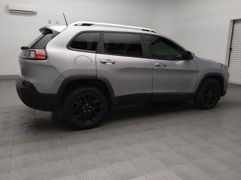 Used 2020 Jeep Cherokee Latitude FWD image 10