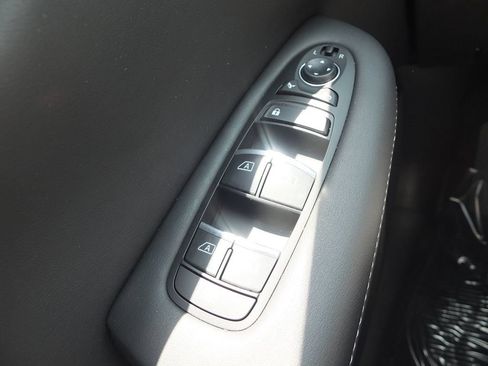 Used 2025 INFINITI QX50 Luxe AWD/4WD image 38