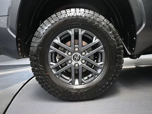 Used 2023 Toyota Tundra SR5 w/ SR5 Convenience Package AWD/4WD image 11