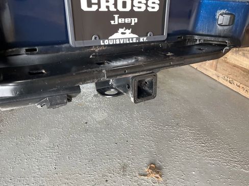 Used 2007 Nissan Frontier LE w/ Leather Pkg image 21