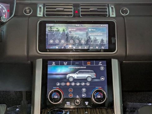 Used 2018 Land Rover Range Rover HSE image 16