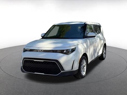 Used 2025 Kia Soul LX w/ LX Technology Package image 7