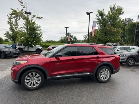 Used 2020 Ford Explorer Limited w/ Class III Trailer Tow Package AWD/4WD image 2