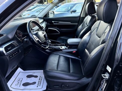 Used 2022 Kia Telluride S image 12