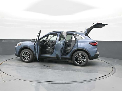 New 2026 Ford Escape SE image 28