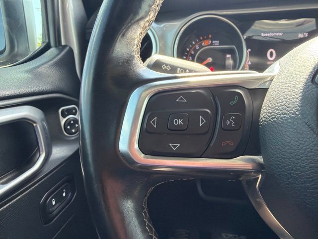 Used 2018 Jeep Wrangler Unlimited Sahara AWD/4WD image 12