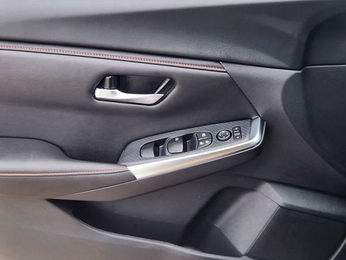 Used 2025 Nissan Sentra SR image 23