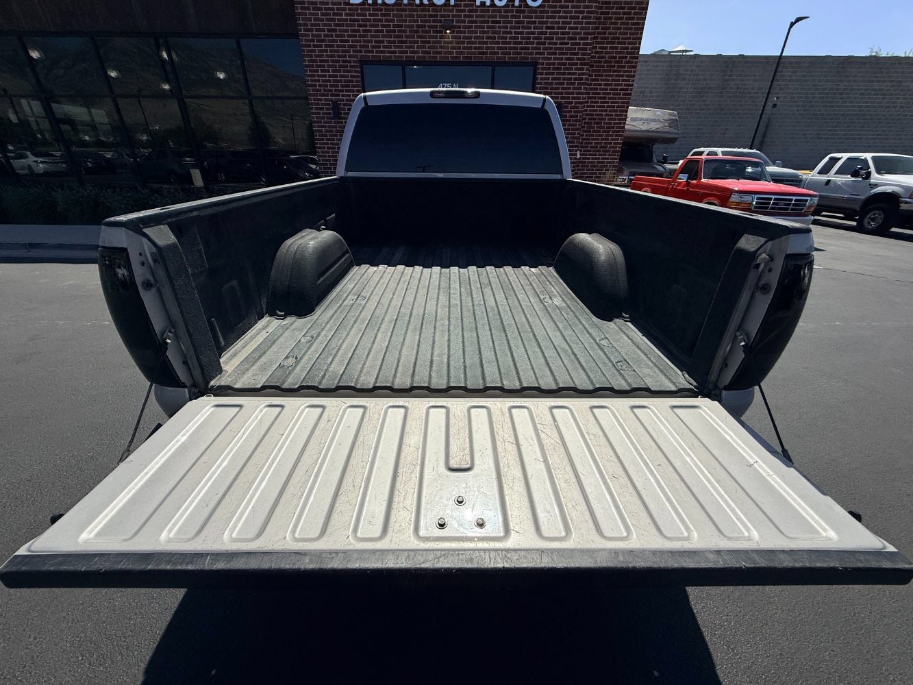 Used 2004 GMC Sierra 2500 SLT w/ Heavy-Duty Power Package AWD/4WD image 10