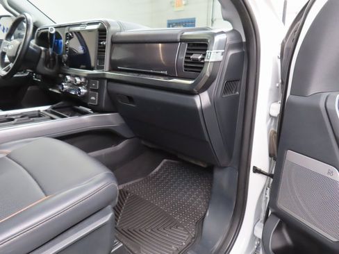 Used 2025 Ford F250 Lariat w/ Lariat Ultimate Package image 39