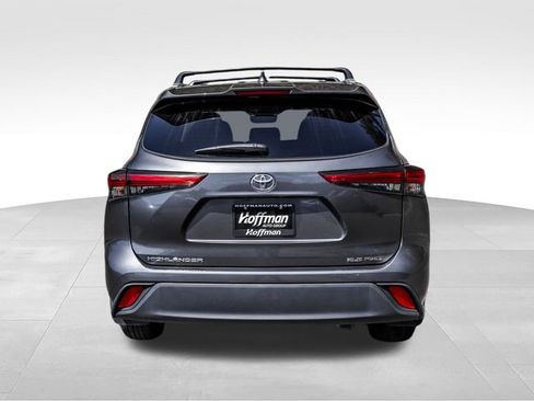Used 2023 Toyota Highlander XLE AWD/4WD image 9