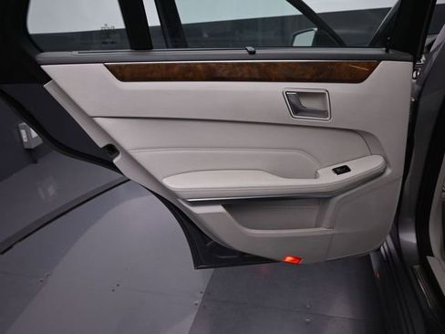 Used 2015 Mercedes-Benz E 350 4MATIC Wagon image 32