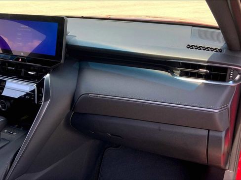 Used 2024 Toyota Venza Limited image 17