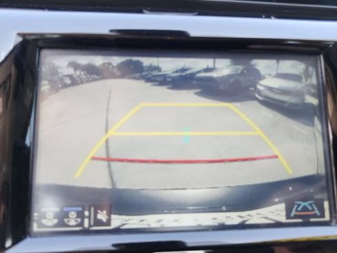 Used 2018 Toyota Camry LE w/ Convenience Package FWD image 26