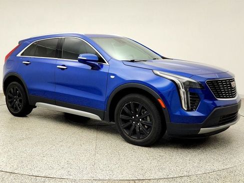 Used 2021 Cadillac XT4 Premium Luxury w/ Cold Weather Package AWD/4WD image 3