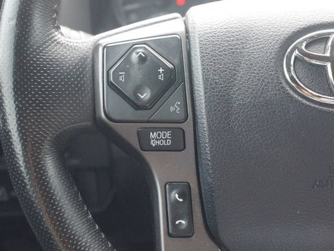 Used 2017 Toyota Tacoma TRD Sport RWD image 10