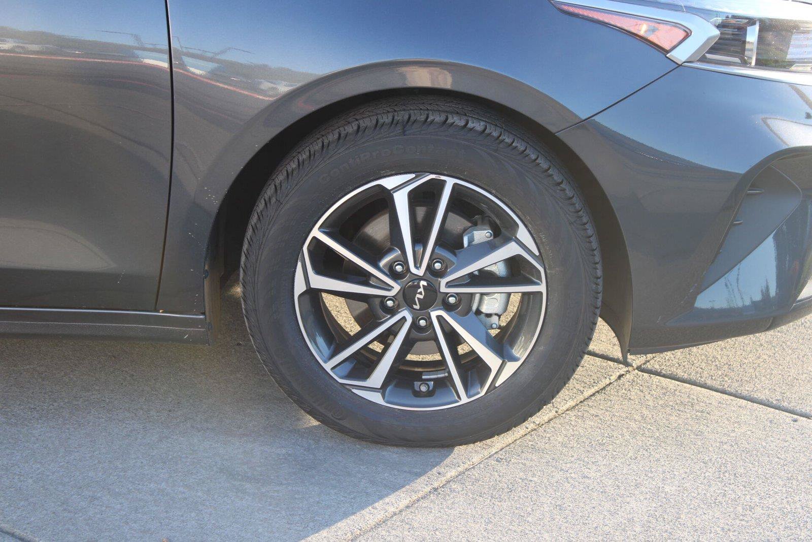 Used 2023 Kia Forte LXS FWD image 9