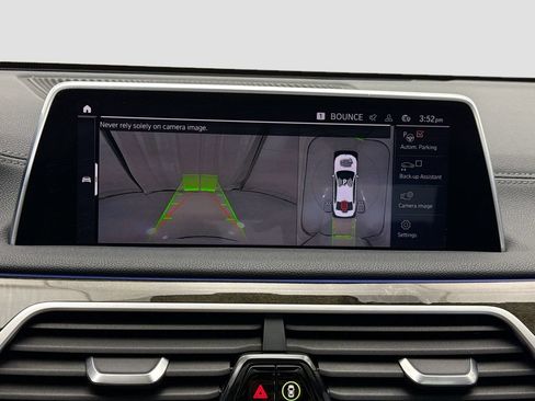 Used 2020 BMW 740i w/ Premium Package RWD image 15