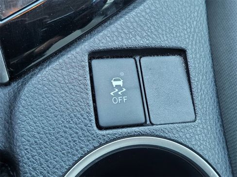 Used 2014 Toyota Corolla LE image 20