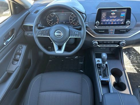 New 2025 Nissan Altima 2.5 SV image 24