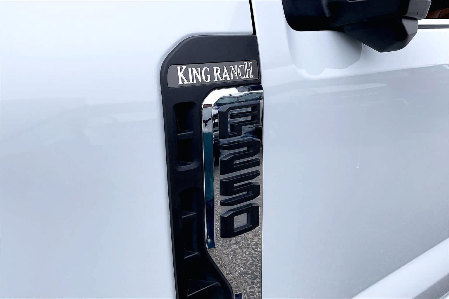 Used 2024 Ford F250 King Ranch w/ Chrome Package AWD/4WD image 29