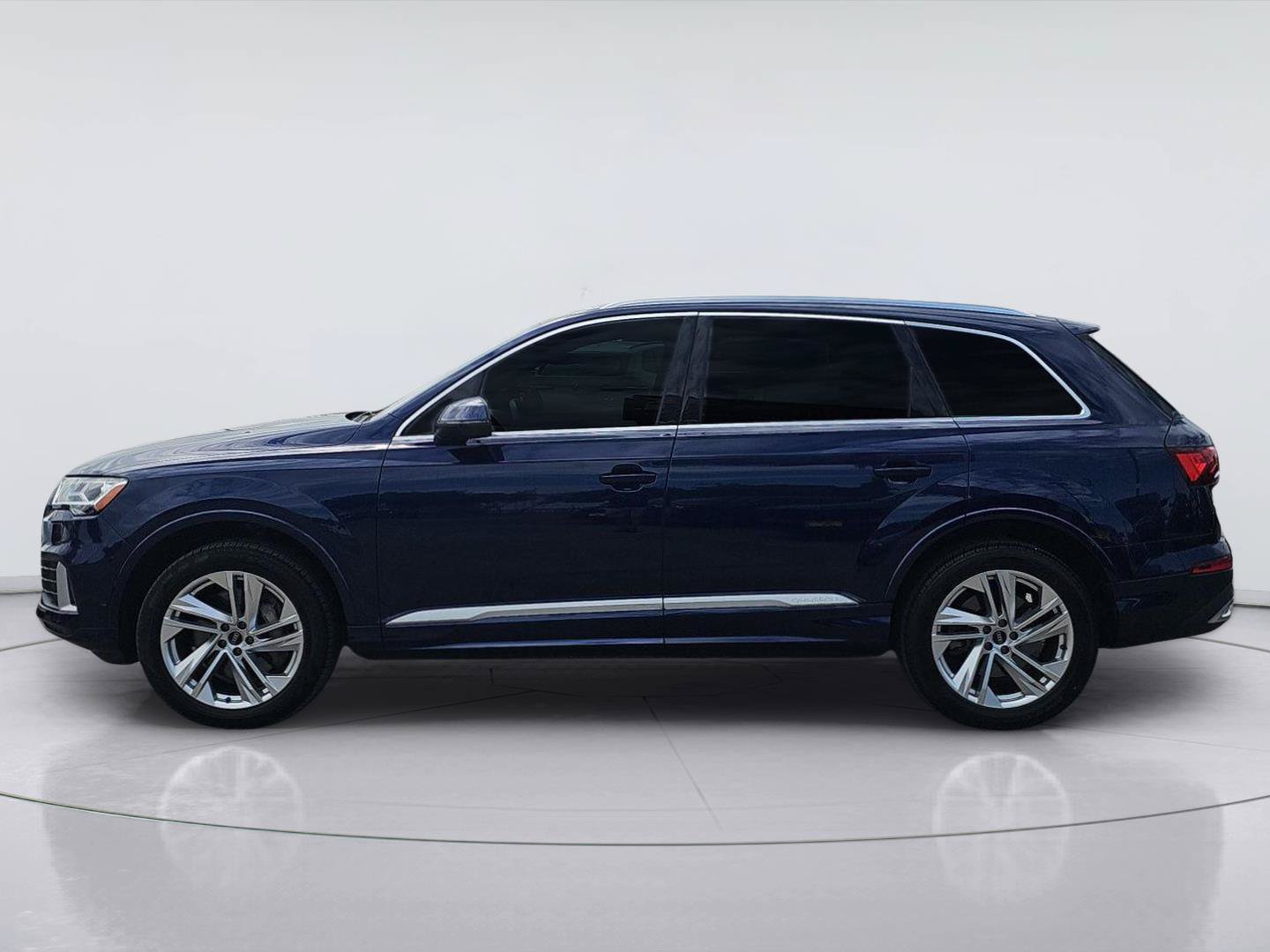 Used 2021 Audi Q7 2.0T Premium Plus w/ Premium Plus Package AWD/4WD image 2