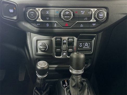 Used 2025 Jeep Wrangler Sport image 25