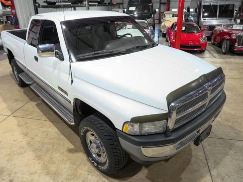 Used 1997 Dodge Ram 2500 Truck 4x4 Club Cab image 14