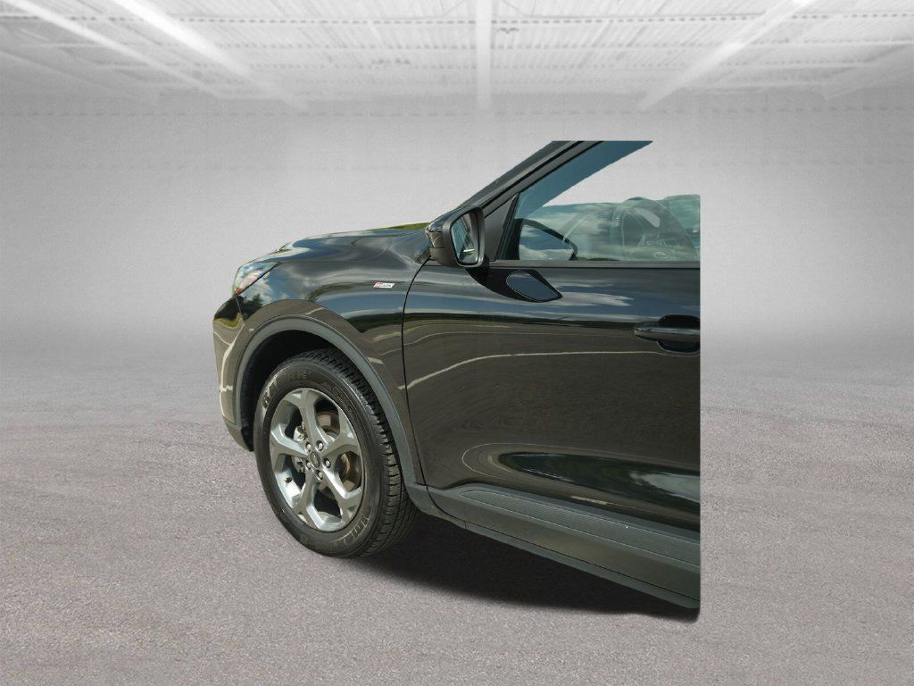 Used 2025 Ford Escape ST-Line Select AWD/4WD image 41
