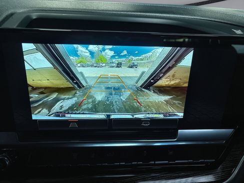 Used 2025 GMC Sierra 3500 SLE w/ SLE Value Package image 28