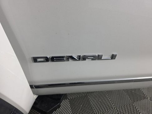 Used 2016 GMC Sierra 1500 Denali w/ Denali Ultimate Package image 11