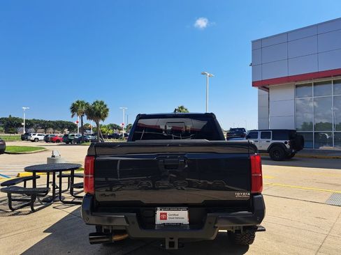 Used 2025 Toyota Tacoma TRD Sport w/ TRD Sport Upgrade Package AWD/4WD image 6
