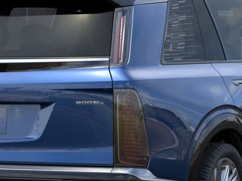 New 2026 Cadillac Vistiq Premium Luxury w/ LPO, Floor Liner Package image 11