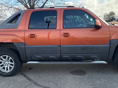 Used 2005 Chevrolet Avalanche LS w/ Sun And Sound Package image 7