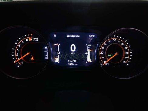 Used 2021 Jeep Wrangler Unlimited Sahara AWD/4WD image 15