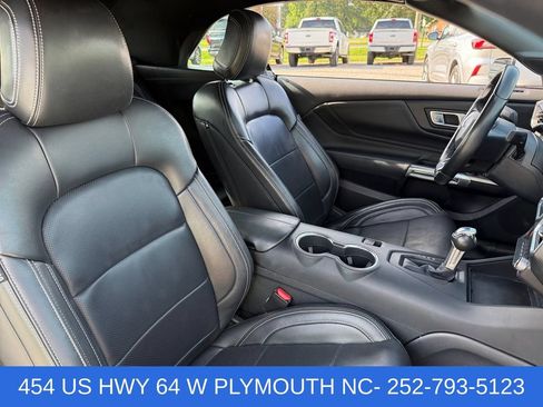 Used 2025 Ford Mustang Premium RWD image 19